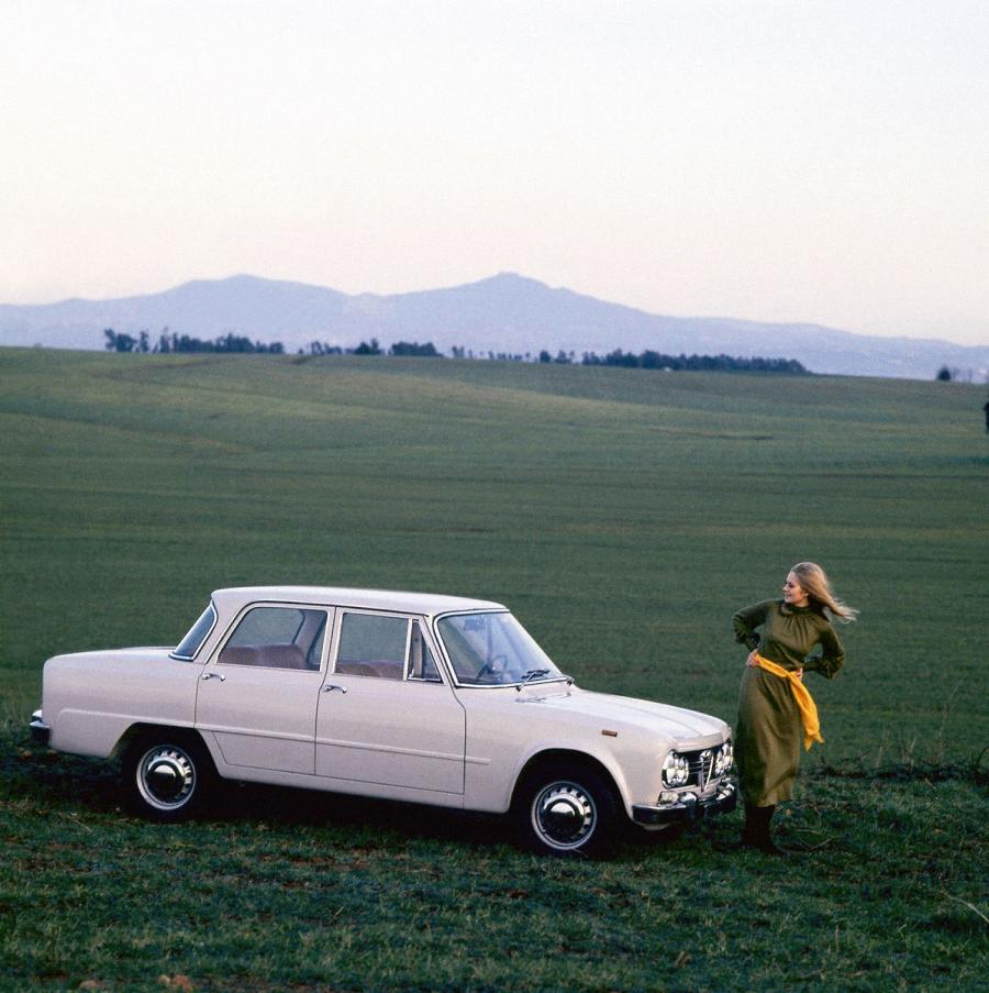  Alfa Romeo Giulia 1600 S (105.85) 1968 года  (фото 2 из 4)
